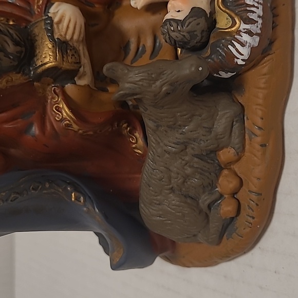 Beautiful Vintage Nativity Scene - Picture 10 of 17